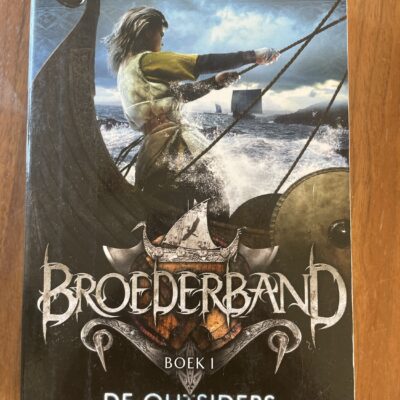 John Flanagan - Broederband - De outsiders Boek 1