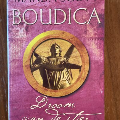 b8b42379-539b-4a77-876a-3b3995bc1348-5140-00000175f03354ba_file Manda Scott - Boudica - Droom van de stier