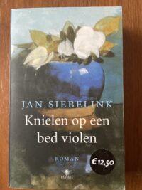Jan Siebelink - Knielen op een bed violen