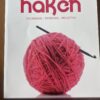 Voorkant van het Handboek haken met technieken, patronen en projecten door Jaroslava Dovcova