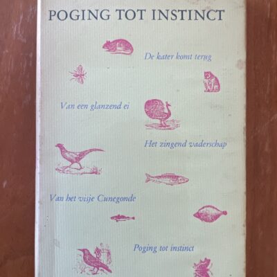Voorkant van de hardcover Poging tot instinct uit 1971 door A. Koolhaas in de staat zoals op foto