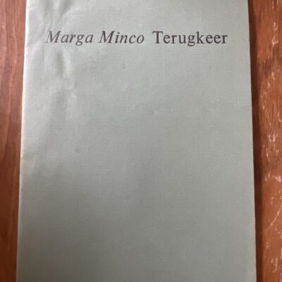 Voorkant van de zeldzame uitgave De terugkeer door Marga Minco groene omslag ontwerp Otto Treumann 1965