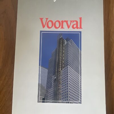 Voorkant van de Bijenkorf uitgave Voorval door Harry Mulisch uit 1989