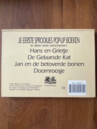 Achterkant van het gedetailleerde driedimensionale pop-up boek De gelaarsde kat uitgave Oegstgeest