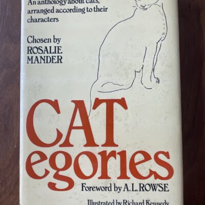 Voorkant van het Engelstalige boek CATegories door Rosalie Mander - Hardcover