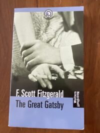 Voorkant van het Engelse boek The Great Gatsby door F. Scott Fitzgerald uit de Blackbirds-reeks van Wolters-Noordhoff