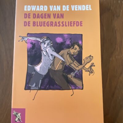 Voorkant van het boek De dagen van de Bluegrassliefde door Edward van de Vendel uit de Jonge Lijsters-reeks