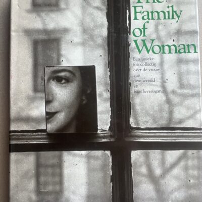 The Family of Woman Jerry Mason - Voorkant boekomslag hardcover fotobook 9026947011