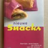 Nieuwe snacks Albert Heijn - Voorkant Nieuwe snacks heerlijke verse hapjes Albert Heijn - Voorkant boekomslag kookboekje 2002