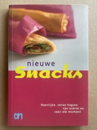 Nieuwe snacks Albert Heijn - Voorkant Nieuwe snacks heerlijke verse hapjes Albert Heijn - Voorkant boekomslag kookboekje 2002